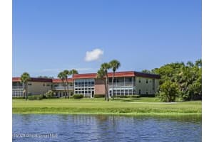 111 Springlake Court 106, Vero Beach