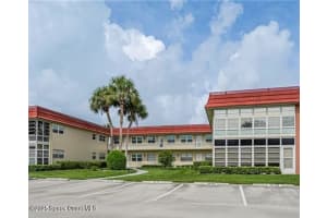 108 Spring Lake Court 204, Vero Beach