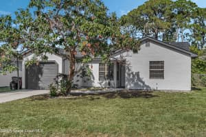 2861 Detached Circle Se, Palm Bay