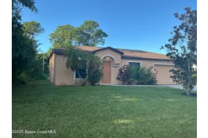 376 Americana Boulevard Ne, Palm Bay
