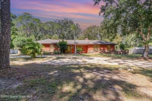 4440 Lakeridge Drive, Melbourne