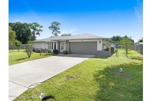 850 Haftez Street Ne, Palm Bay