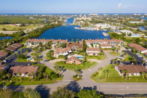 501 Carmel Drive, Melbourne