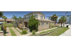 1901 Westminster Circle 1, Vero Beach
