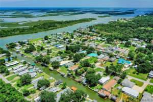 1427 Damon Road Se, Palm Bay