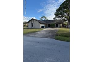 879 Remsen Avenue Nw, Palm Bay