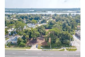 1031 Grapefruit Road Se, Palm Bay