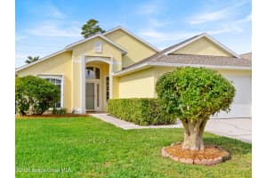 1060 Pine Creek Circle Ne, Palm Bay