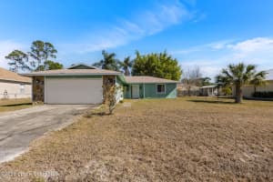 287 Greenway Avenue Ne, Palm Bay