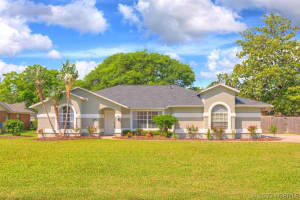 8966 Crossmolina Drive, Melbourne