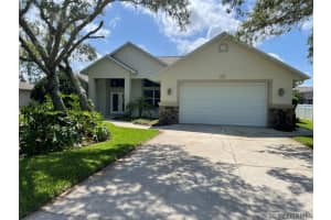 679 Gleneagles Drive Se, Palm Bay