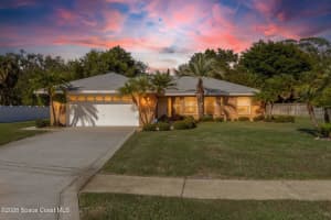 2446 Oakcrest Lane, Melbourne