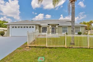 4827 Alamanda Drive, Melbourne