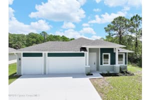 371 Halloran Street Se, Palm Bay