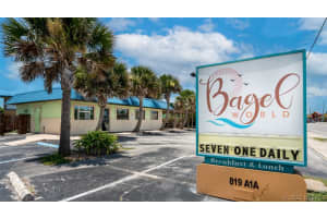 1099 Corbin Circle Sw, Palm Bay