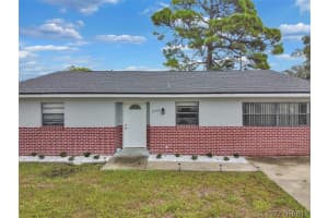 4305 April Lane, Mims