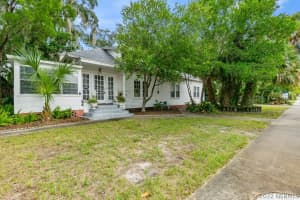 8969 Shoreline Avenue, Melbourne