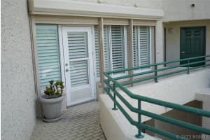 1642 Cardinal Court, Melbourne