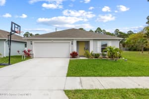 324 Alminar Avenue Se, Palm Bay