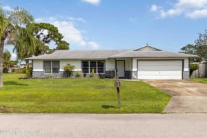 627 Binney Street Ne, Palm Bay
