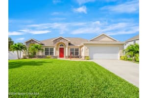581 Ganley Street Sw, Palm Bay