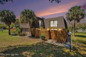 3915 Vista Oaks Circle Ne, Palm Bay