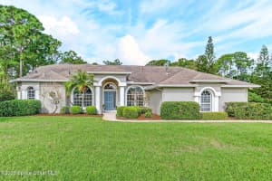 4404 Long Lake Road, Melbourne