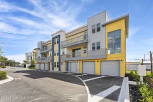 8663 Ivanhoe Drive, Melbourne