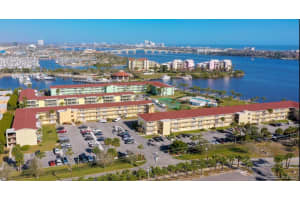 7530 Agawam Road, Micco