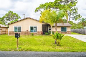 590 Wedge Court Se, Palm Bay