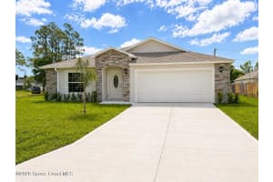 694 Airoso Road Se, Palm Bay