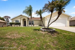 427 Davidson Street Se, Palm Bay