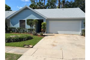 610 East Court, Titusville