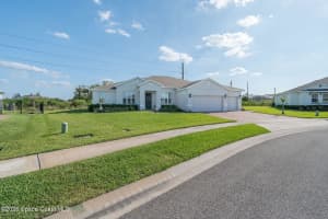 394 Loymer Circle, Merritt Island