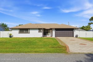 236 Roman Avenue Ne, Palm Bay
