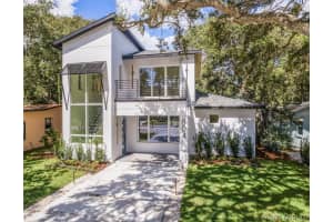 607 Saint Albans Court 18a, Melbourne