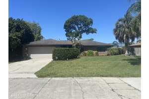 135 Palm Circle, Melbourne
