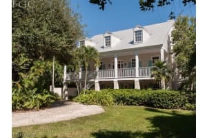 1307 Seaspray Ln, SANIBEL