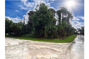 519 San Jose St, North Fort Myers