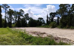 509 Columbus Blvd S, Lehigh Acres