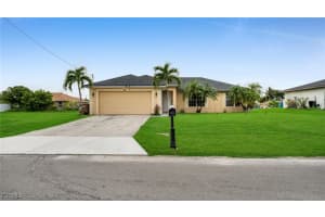 926 Ne 5th Pl, Cape Coral