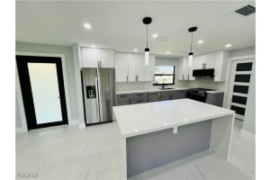 235 Se 44th St, Cape Coral