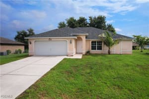 127 Sw 11th Ter, Cape Coral