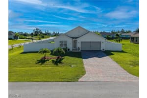 201 Sw 24th Pl, Cape Coral