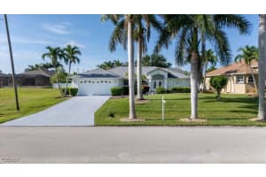 2516 Sw 52nd Ter, Cape Coral