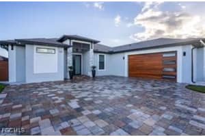 516 Nw 3rd Ter, Cape Coral