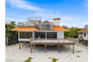 406 Gulf Bend Dr, Captiva