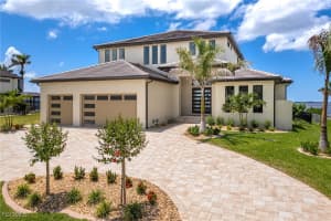 1024 Dolphin Dr, Cape Coral