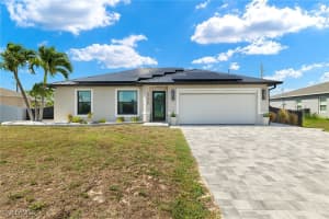 329 Ne 27th St, Cape Coral