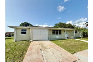 1521 Huntdale St E, Lehigh Acres